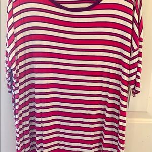 Ladies NWT LuLaRoe Irma Top Size XL